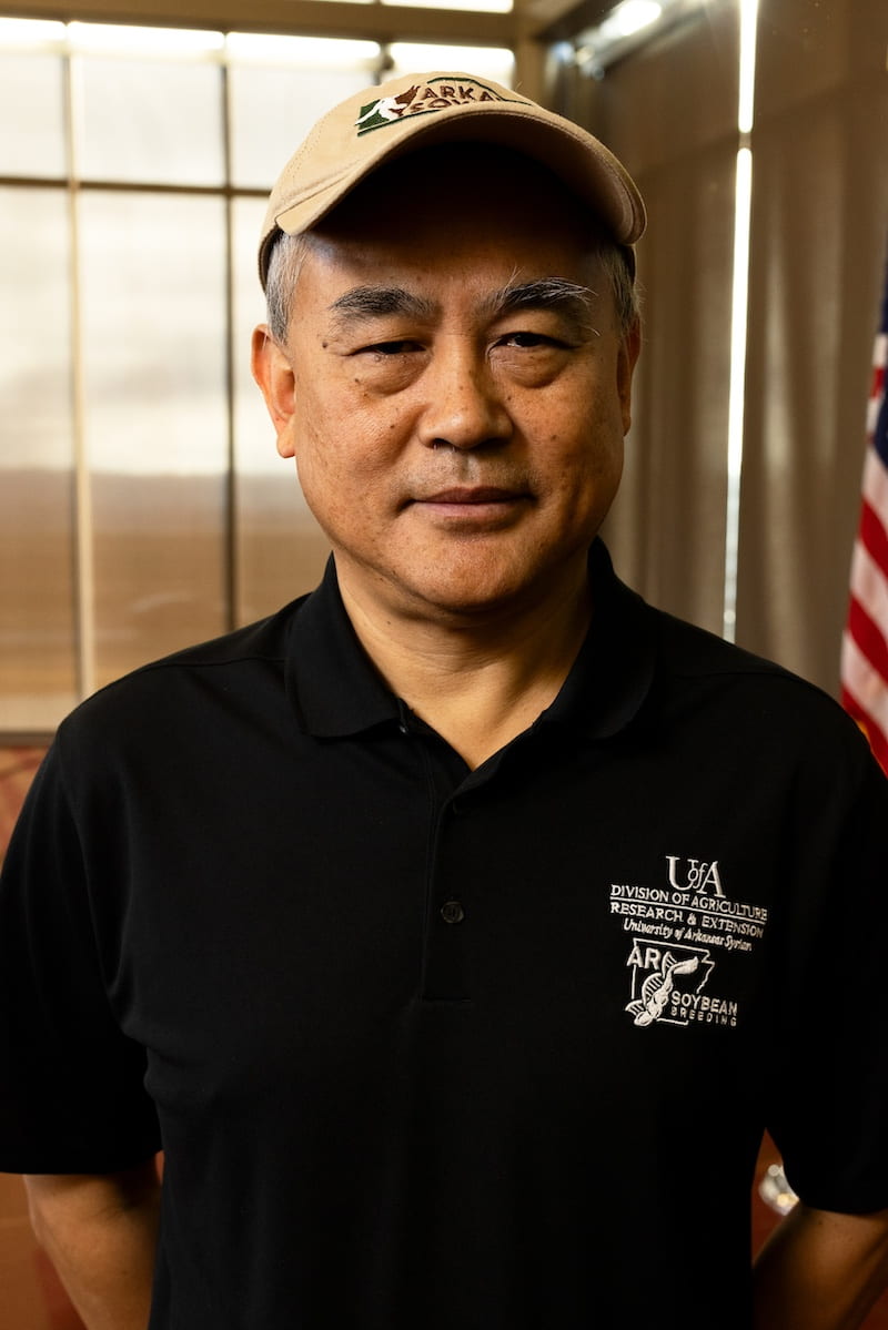 Portrait photo of Chengjun Wu